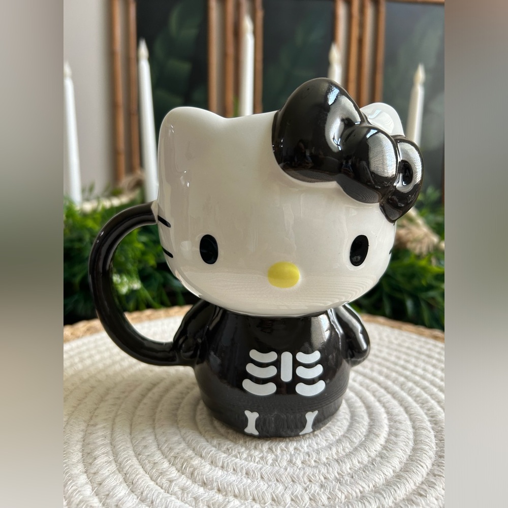 Hello Kitty Halloween Skeleton Mug 20 oz